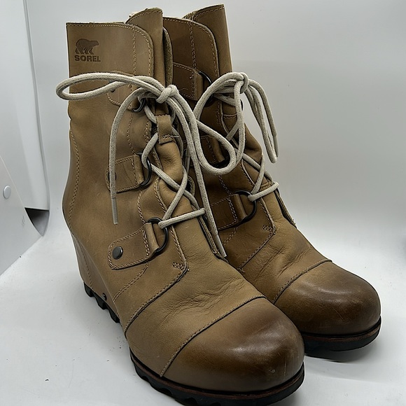 Sorel Shoes - Sorel Joan of Arctic Alpine Ash Lace Up Wedge Boots Shoes **Size 9**🌸🌸